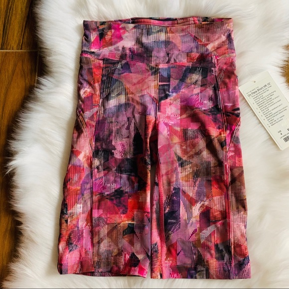 On pace short lululemon nulux size 4 size 6 - Picture 2 of 6
